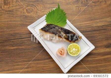 The taste of Spanish mackerel overflowed! Grilled salt koji, table image 69381572