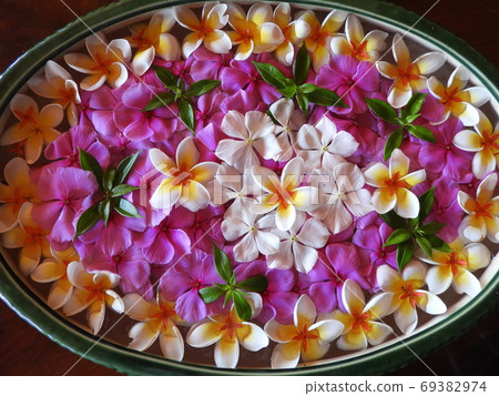 Floating flower Floating flower 69382974