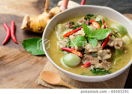 Thai food, Green curry with pork (Kang Keaw Wan) 69383291
