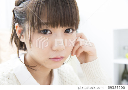 Female portrait Female portrait 69385200