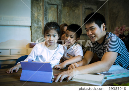 asian family quarantine social media connect to other families 69385948