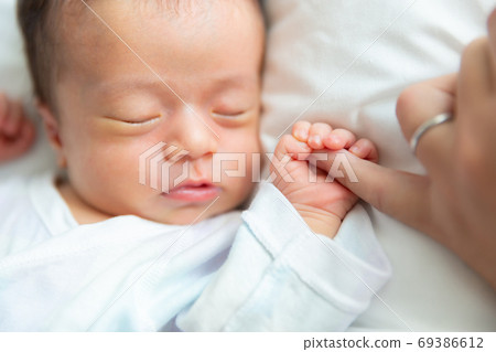 Akachan newborn baby Akachan newborn baby 69386612
