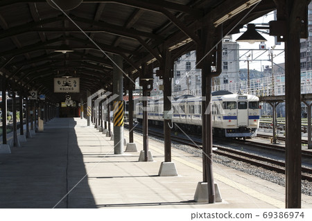 415 series train detained at Kokura Comprehensive Vehicle Center Mojiko Vehicles 69386974