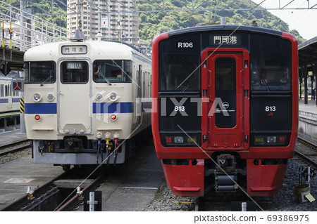小倉通用汽車中心文治港車輛415系列和813系列被拘留 69386975