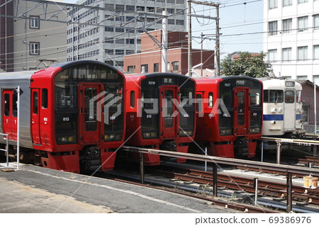 Kokura Comprehensive Vehicle Center Mojiko Vehicles 415 series and 813 series detained 69386976