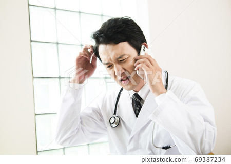 Doctor in trouble Doctor in trouble 69387234