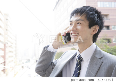一個商人打電話 一個商人打電話 69387791