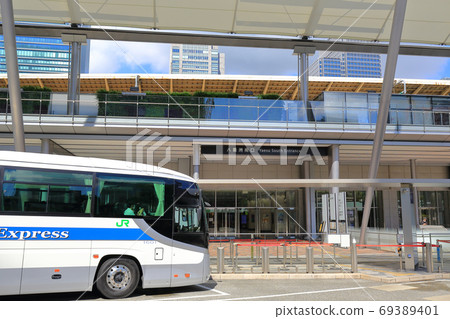 Tokyo Station Yaesu Exit 69389401