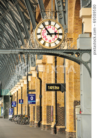 King's Cross Station in London 69389580