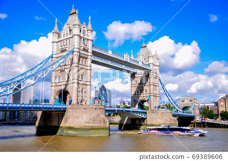 Tower Bridge in London Tower Bridge in London 69389606