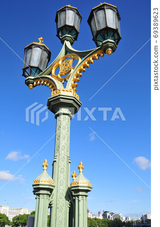 Beautiful cityscape of London 69389623