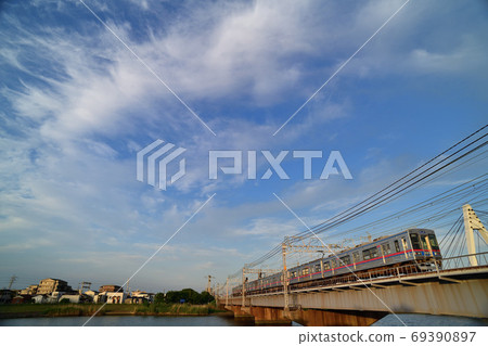 京成電鐵3500型列車穿越中川橋 京成電鐵3500型列車穿越中川橋 69390897