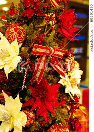 A fun decorated Christmas tree A fun decorated Christmas tree 69391450