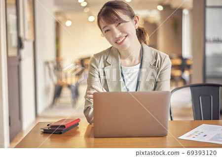 Free address seat business woman Free address seat business woman 69393120