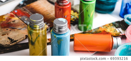 工作室的藝術用品 69393216