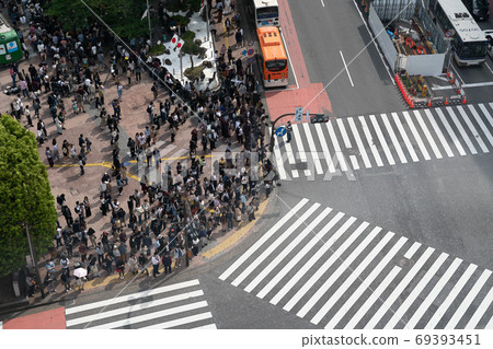 [Tokyo] Shibuya Scramble Crossing 69393451