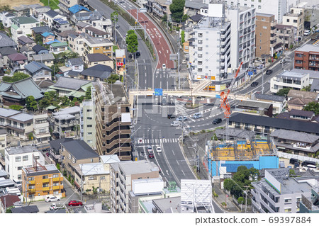 Intersection of residential area 69397884