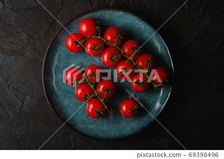 Cherry tomato branch, fresh ripe organic vegetables 69398496