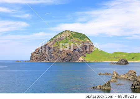 Onogame on Sado Island and the Sea of Japan in summer 69399239