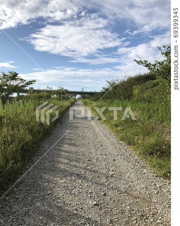 碎石路 碎石路 69399345