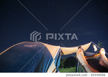 Starry sky looking up from the hammock Starry sky looking up from the hammock 69399986