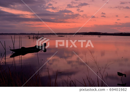 Inba-numa before dawn 69401982