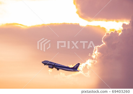 Cumulonimbus Cloud Incus Cloud Airport Airplane Haneda Airport Sunset Evening Canceled Bad Weather Guerrilla Cumulonimbus Cloud Incus Cloud Airport Airplane Haneda Airport Sunset Evening Canceled Bad Weather Guerrilla 69403260