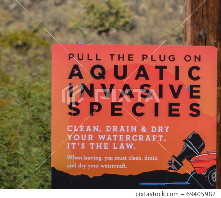 Drain watercraft to keep from spreading Aquatic Invasive Species to other lakes and streams in Arizona 69405982