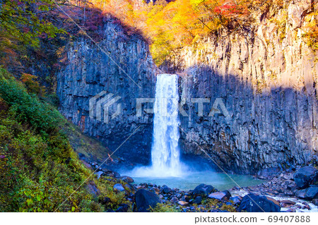 秋苗瀑布和柱狀結 秋苗瀑布和柱狀結 69407888
