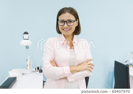 Portert of confident successful business woman, owner of beauty salon 69407970