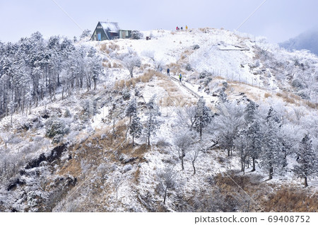丹澤山上的卡拉索山風景 丹澤山上的卡拉索山風景 69408752