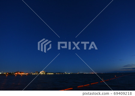 Sea after sunset 69409218