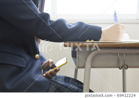 高中女生罐頭 高中女生罐頭 69412224