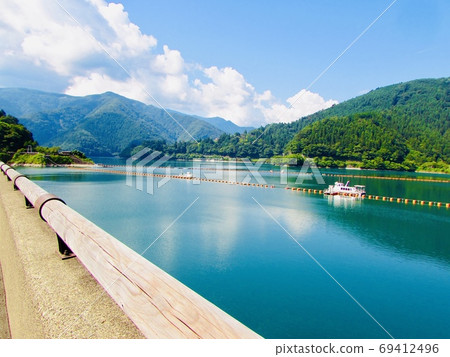 Lake Okutama in the summer Lake Okutama in the summer 69412496
