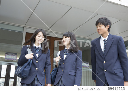 High school student talking 69414213