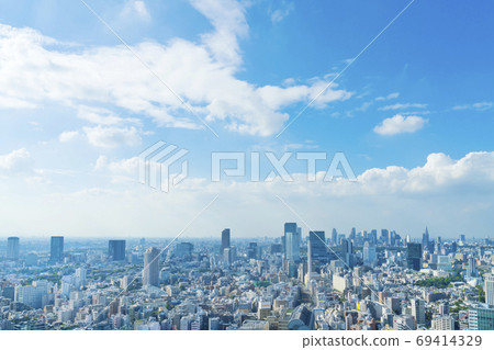 Tokyo scenery August 2020 Shibuya Shinjuku 69414329