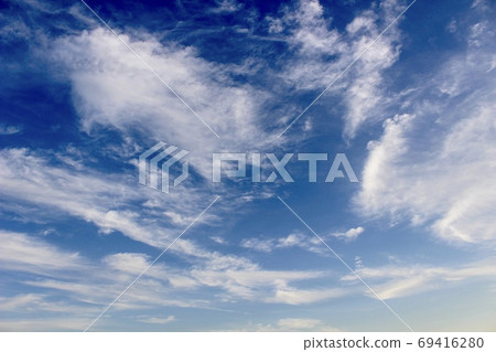 天藍色的天空雲 69416280