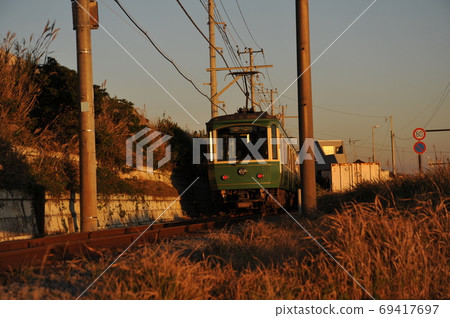 沿江之電線黃昏 沿江之電線黃昏 69417697