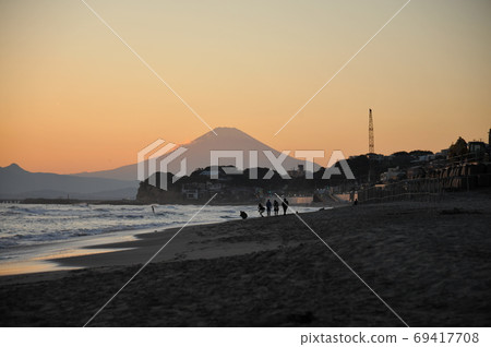 沿江之電線黃昏 沿江之電線黃昏 69417708