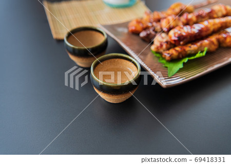 烤雞肉串背景素材圖片 69418331