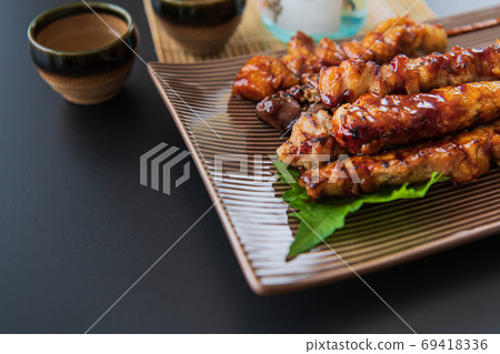 烤雞肉串背景素材圖片 烤雞肉串背景素材圖片 69418336