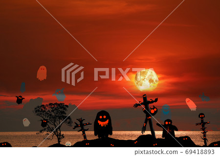 Full Halloween Moon on night sky back silhouette tree and spirit Full Halloween Moon on night sky back silhouette tree and spirit 69418893