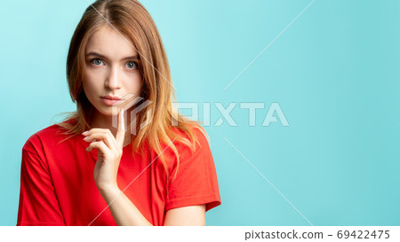 curious woman problem solution doubtful thinking curious woman problem solution doubtful thinking 69422475