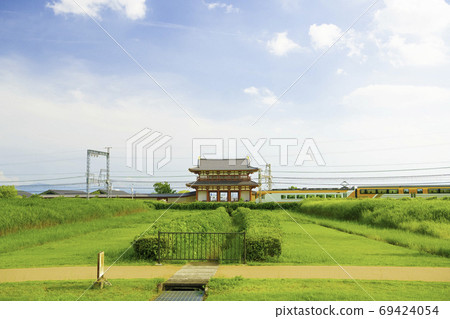 Suzakumon and Kintetsu Nara Line 69424054