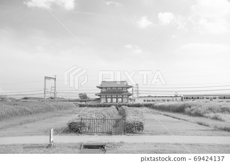 [Monochrome] Suzakumon and Kintetsu Nara Line 69424137