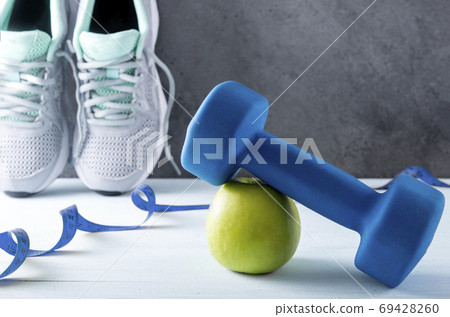 blue dumbbell, green Apple, gray sneakers, blue dumbbell, green Apple, gray sneakers, 69428260