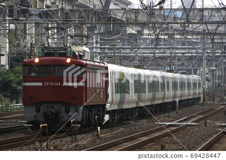 Former limited express Azusa vehicle that is being remodeled into a limited express dancer vehicle 69428447