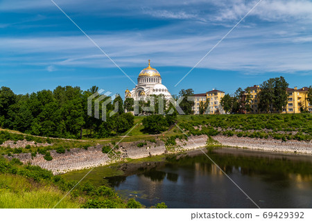 Russia. Saint-Petersburg. Summer views of St. Nicholas Sea Cathedral from the Summer garden in Kronstadt. 69429392