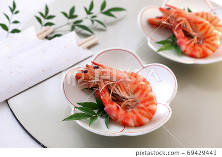 Shrimp boiled in horses, New Year dishes 69429441