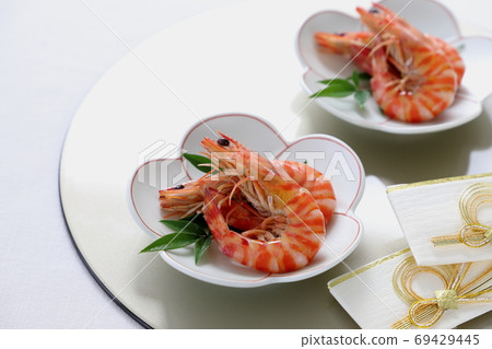 Shrimp boiled in horses, New Year dishes 69429445